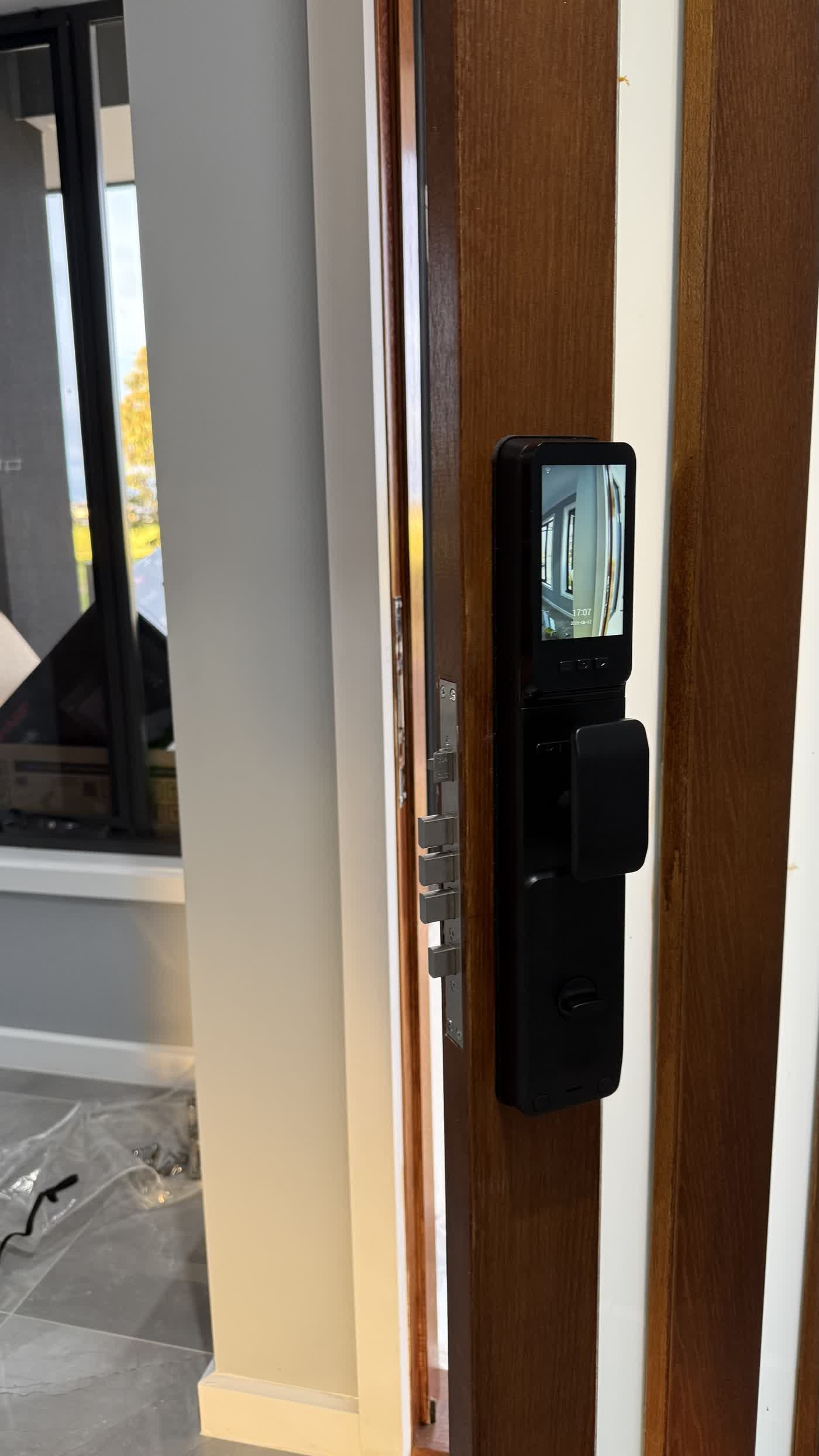 Inside view of the Guardian smart lock, showing the screen with the live camera view